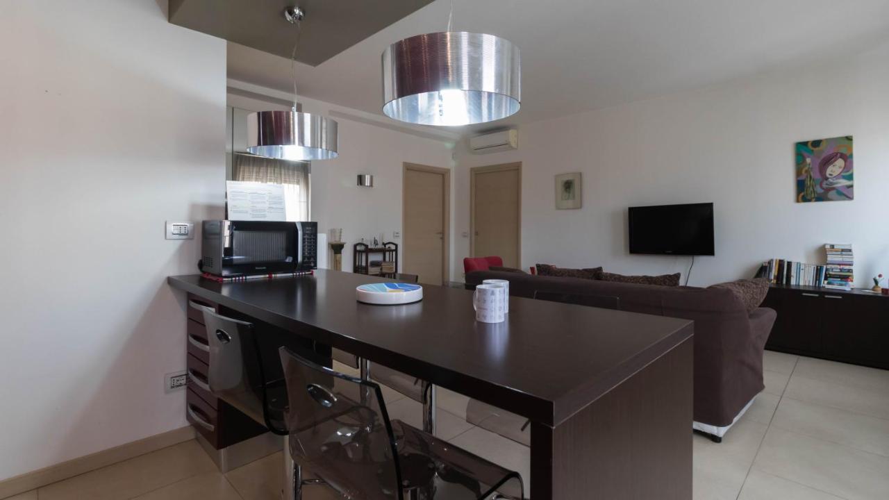 Italianway - Dall'ongaro 24 * Milan