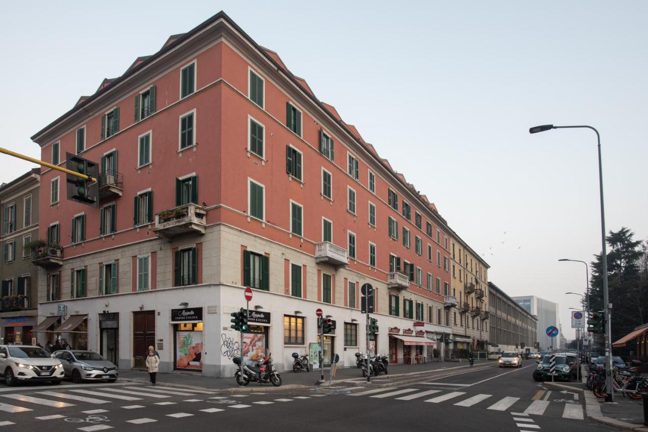 Art & Design On The Corner - Via Savona *