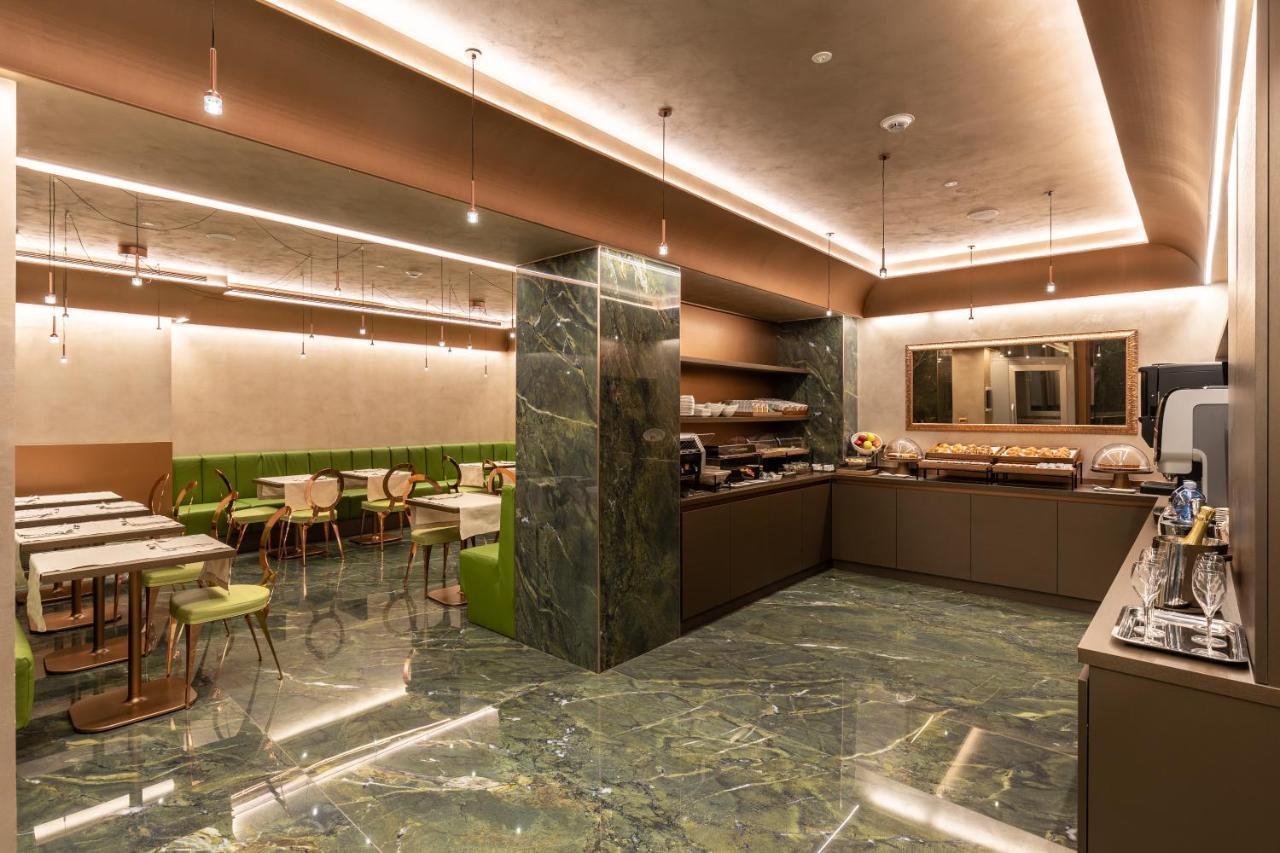 Ariston Hotel