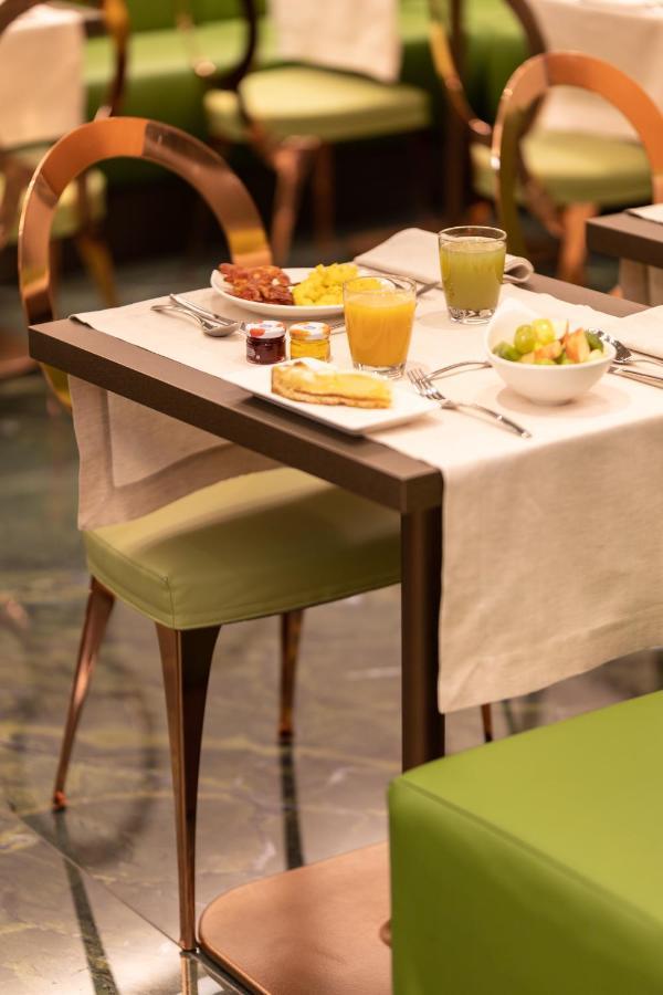 Ariston Hotel