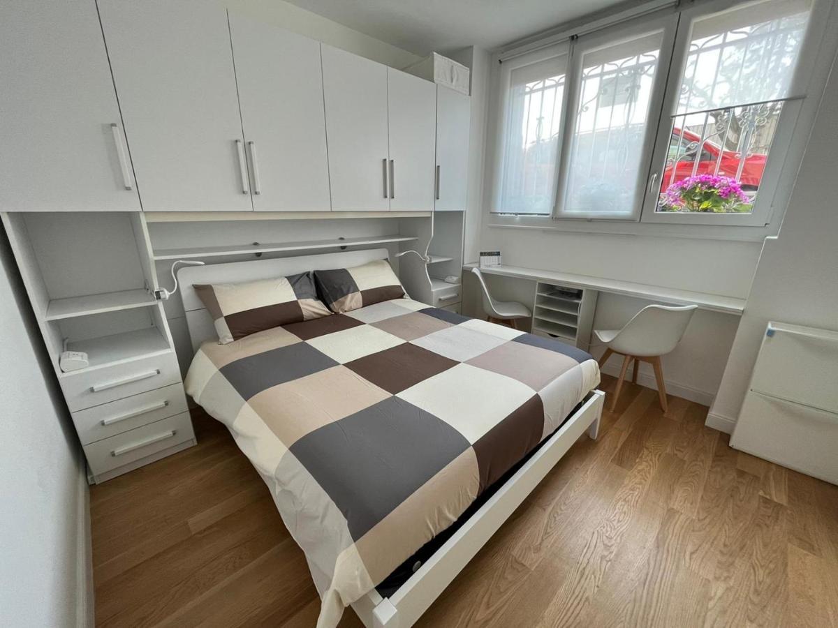 Apartment The Small White House In Milan