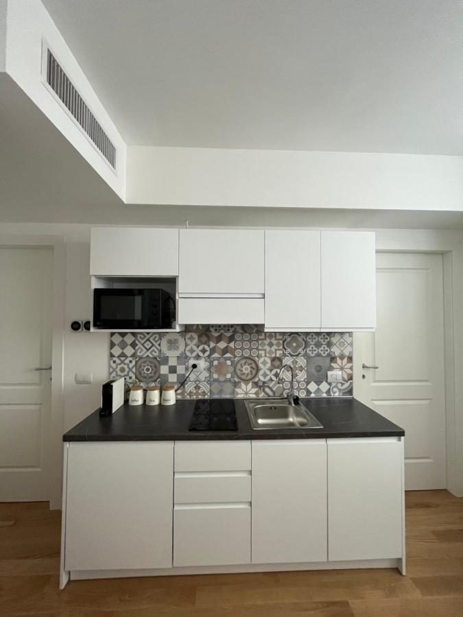 The Small White House In Apartment Milan