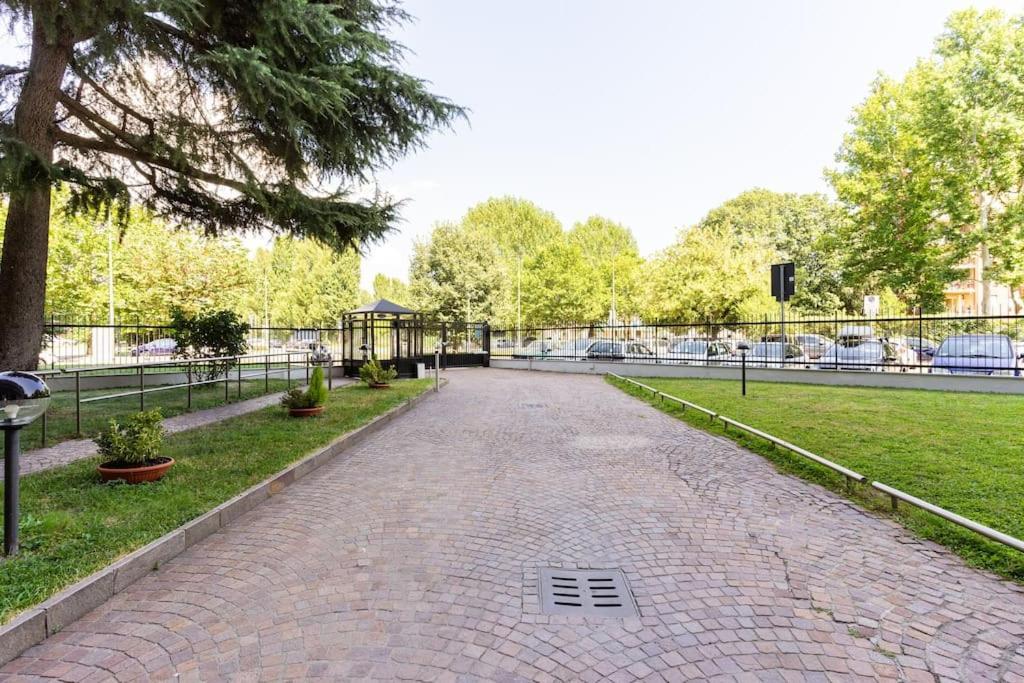 Monolocale Industrial-Chic Di Fronte A San Siro Apartment *