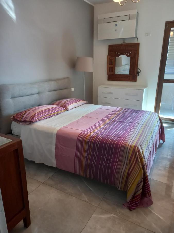 Apartment Home Suite Home - Super Attic Suite -With Free Parking - Zone Iulm & Naba & Navigli - Metro Subway Romolo
