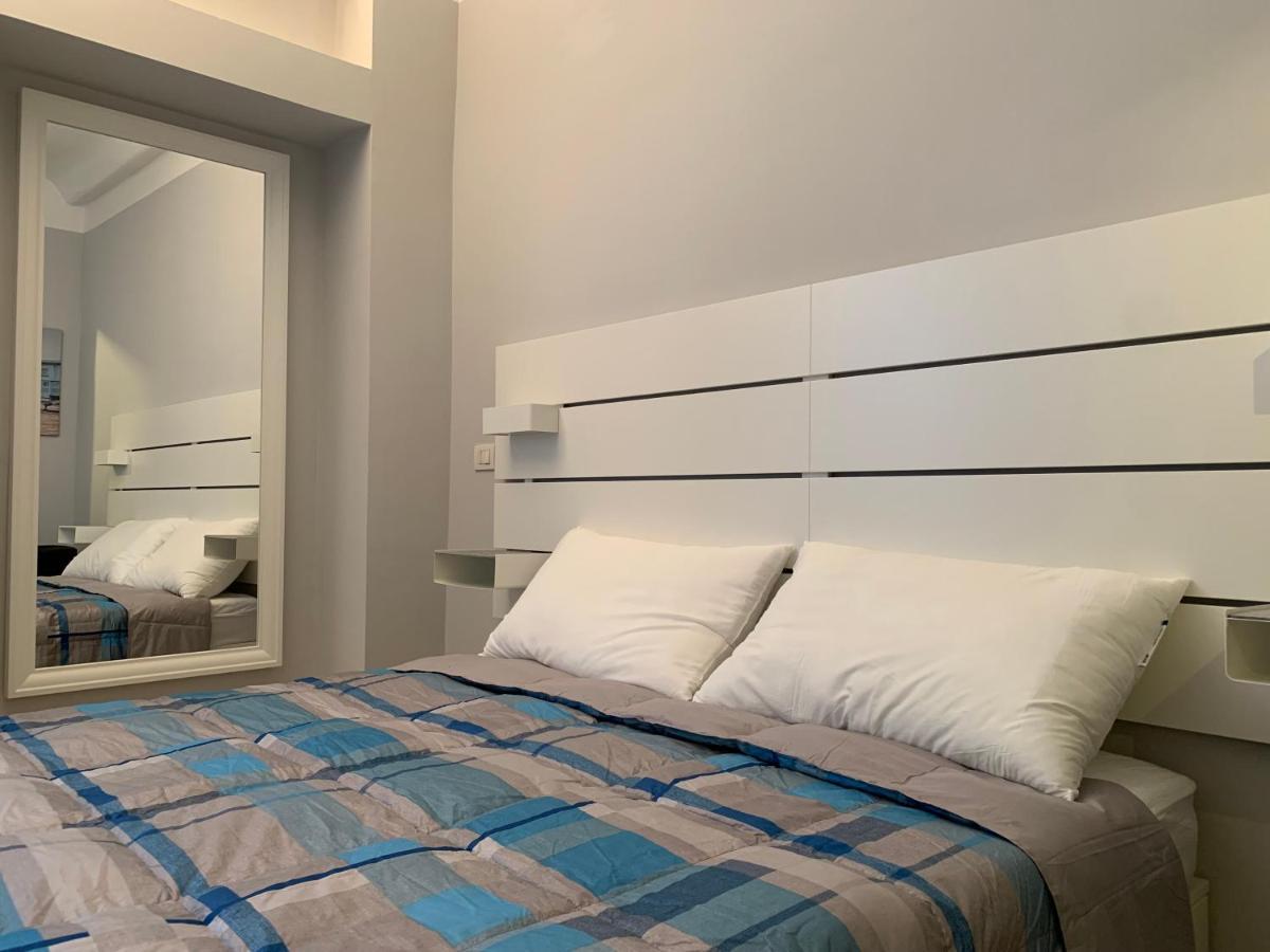 Appartamento Bilocale Di Ringhiera In Corso Como/garibaldi