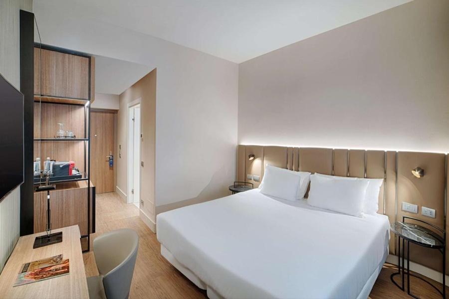 Hotel Nh Corso Buenos Aires 4*