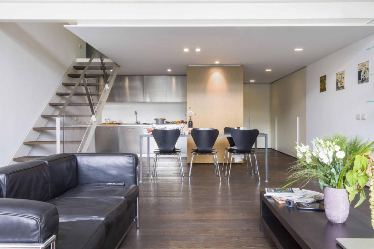 Contempora - Bertani 10 * Milan