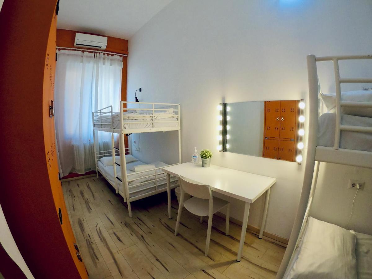 Hostel Quo *