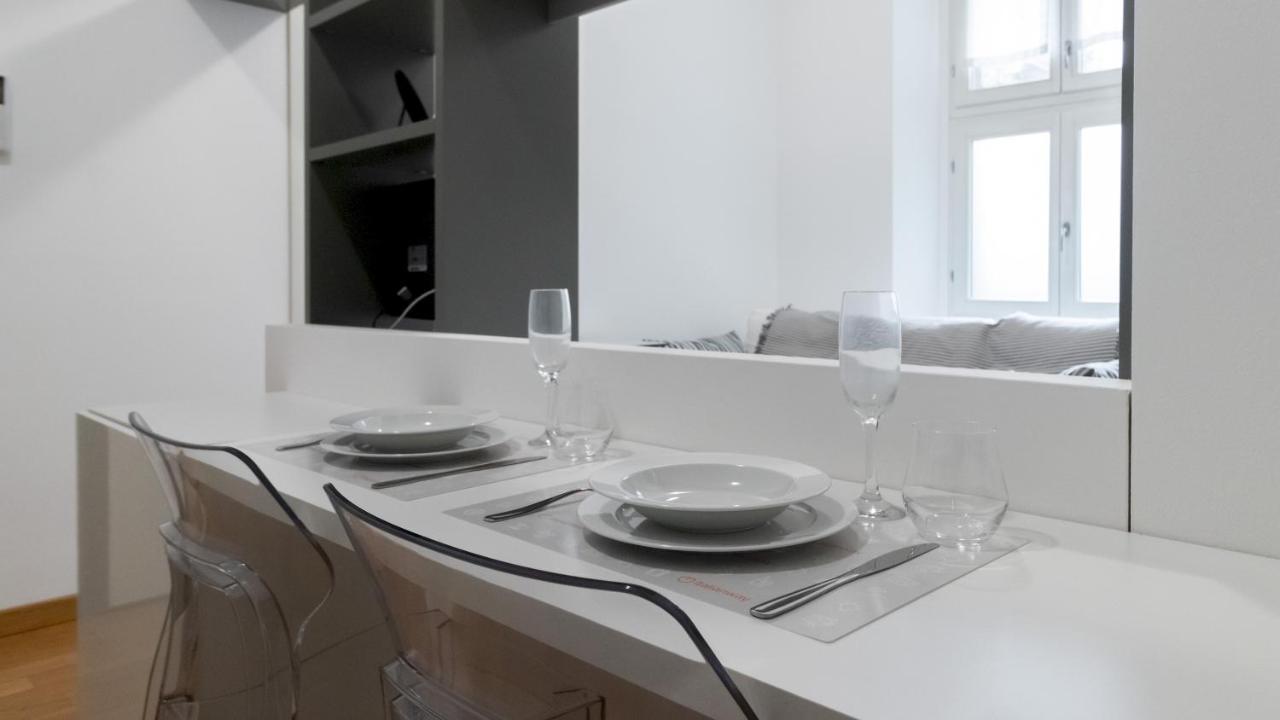 Italianway - Sarpi 10 A * Milão