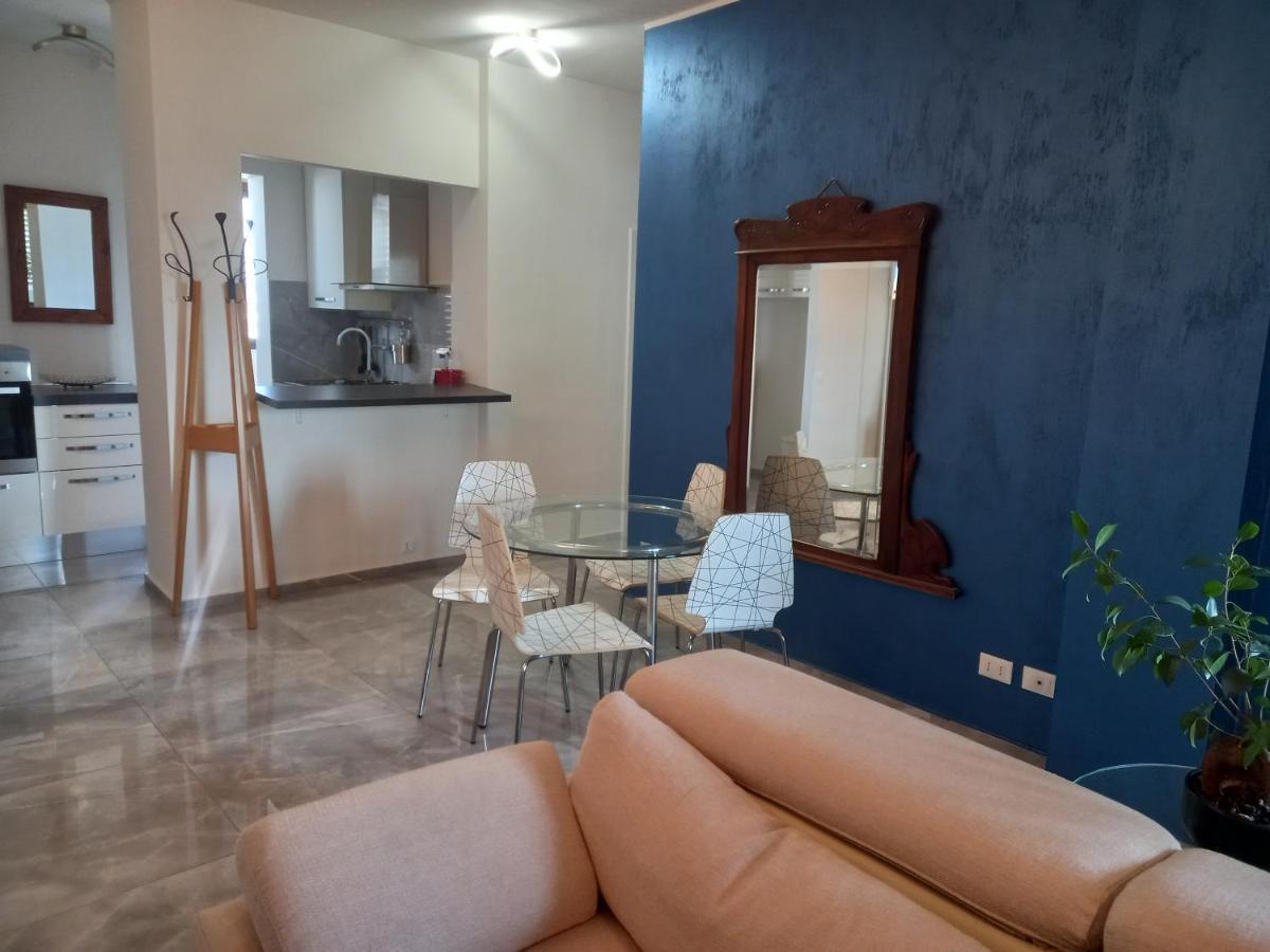 Home Suite Home - Super Attic Suite -With Free Parking - Zone Iulm & Naba & Navigli - Metro Subway Romolo Apartment