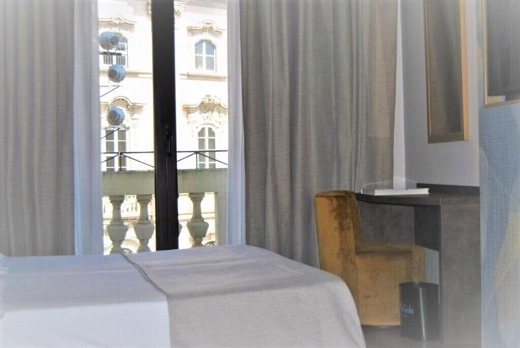Mokinba King Milano