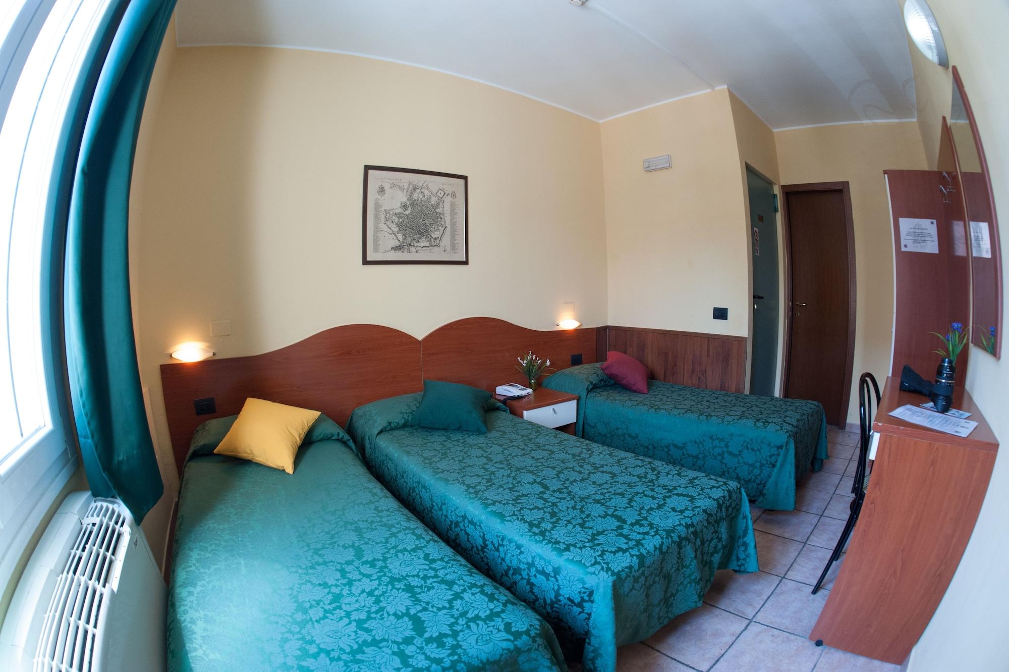 Hotel The 2*