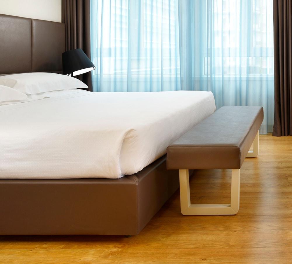 Hotel Century 4*