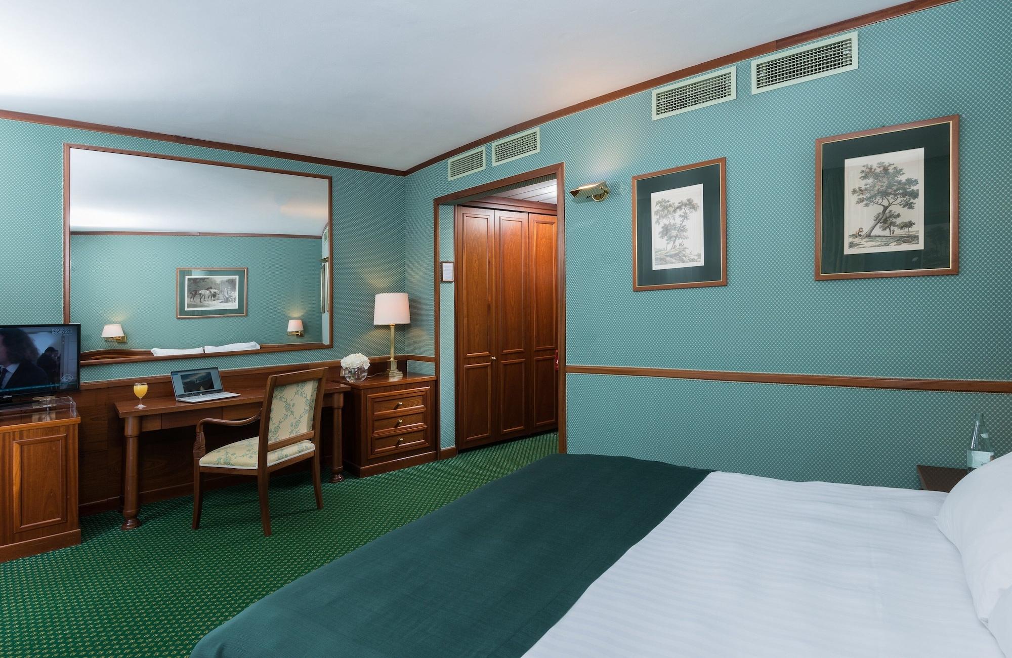 Leonardo Center 4*