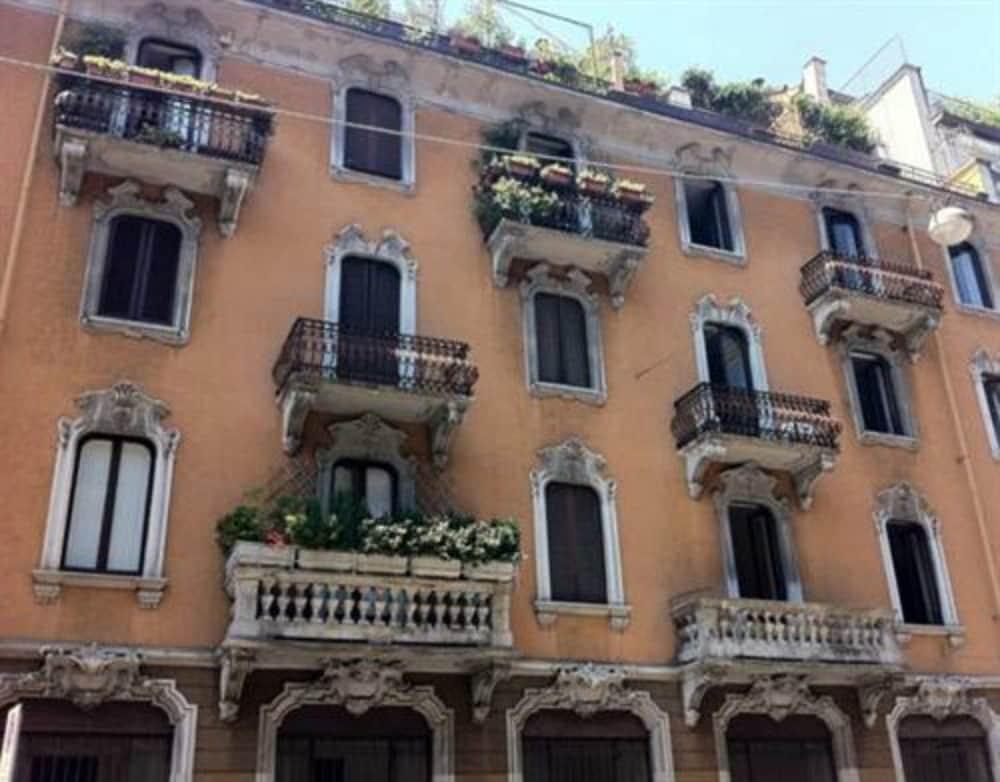 Panizza Hotel 3*