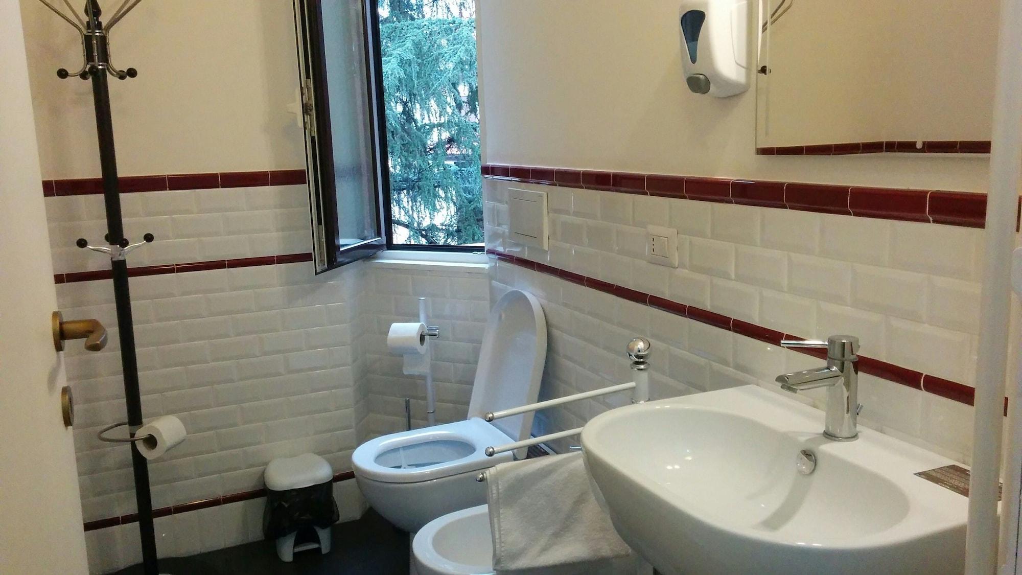 Adam's House Hostel