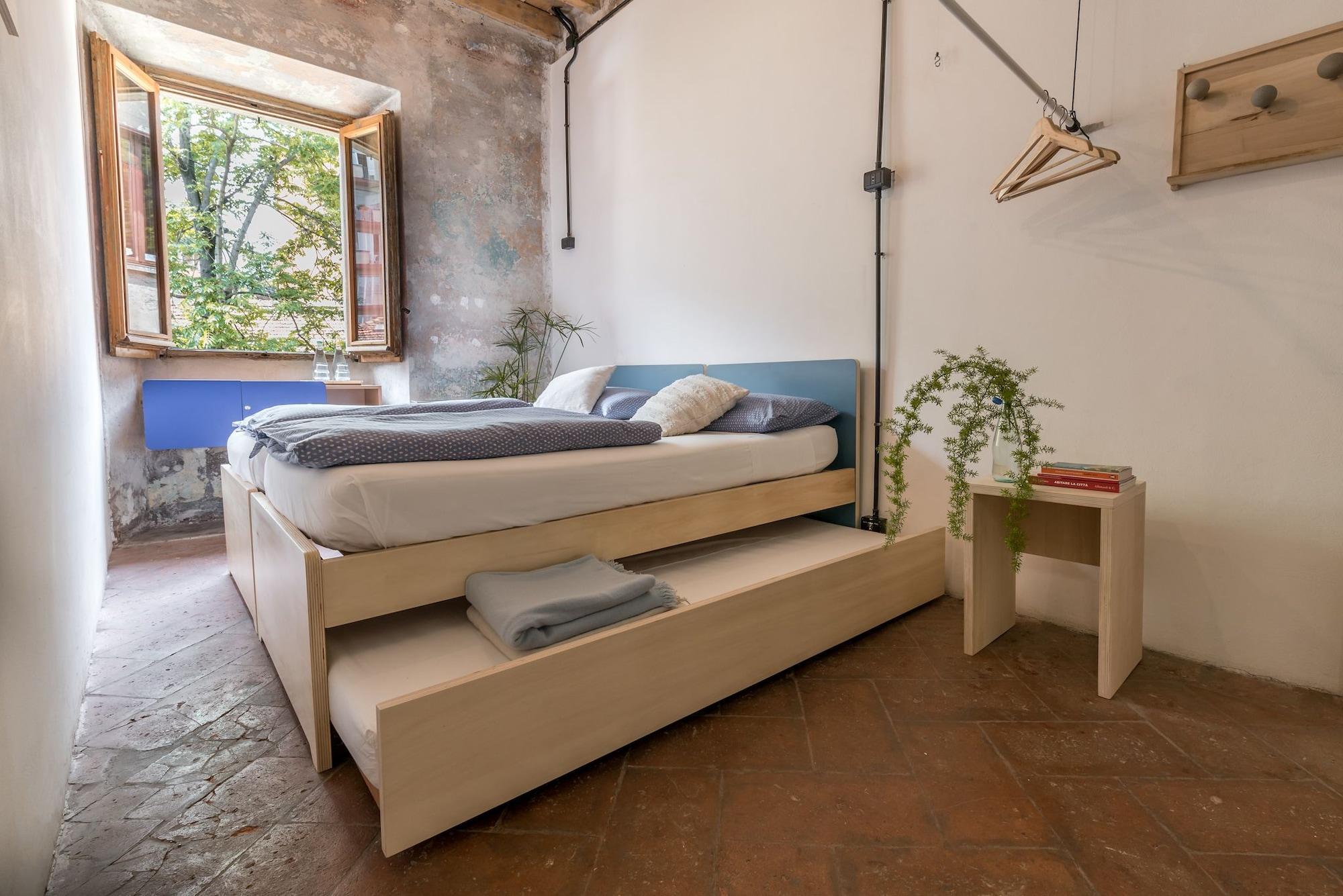 Un Posto A - All'interno Di Cascina Del 700 * Milan