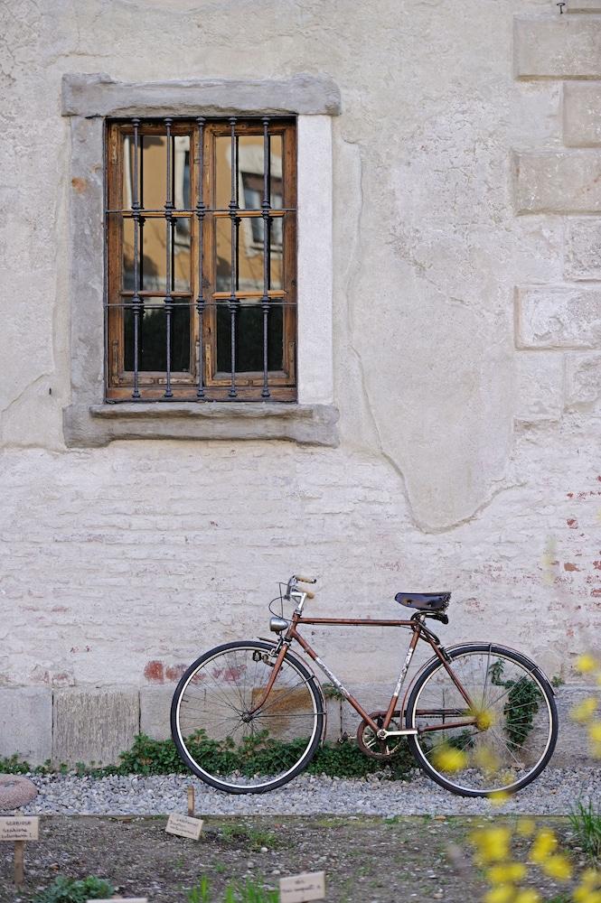 Un Posto A - All'interno Di Cascina Del 700 Hostel