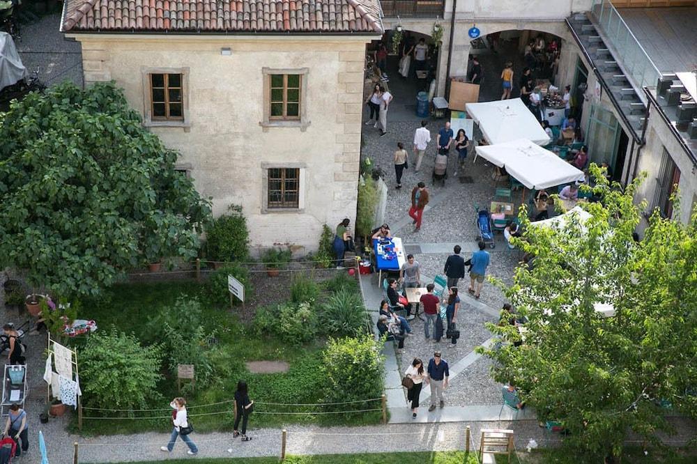 Un Posto A - All'interno Di Cascina Del 700 Milan