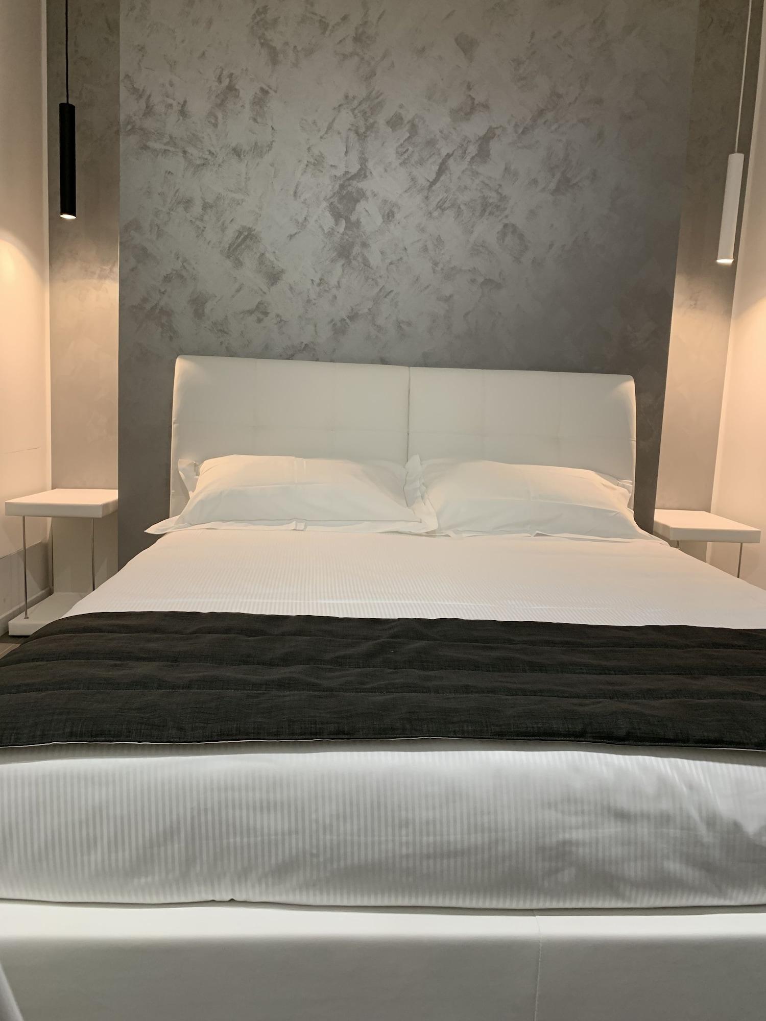 Bossi Aparthotel 2*