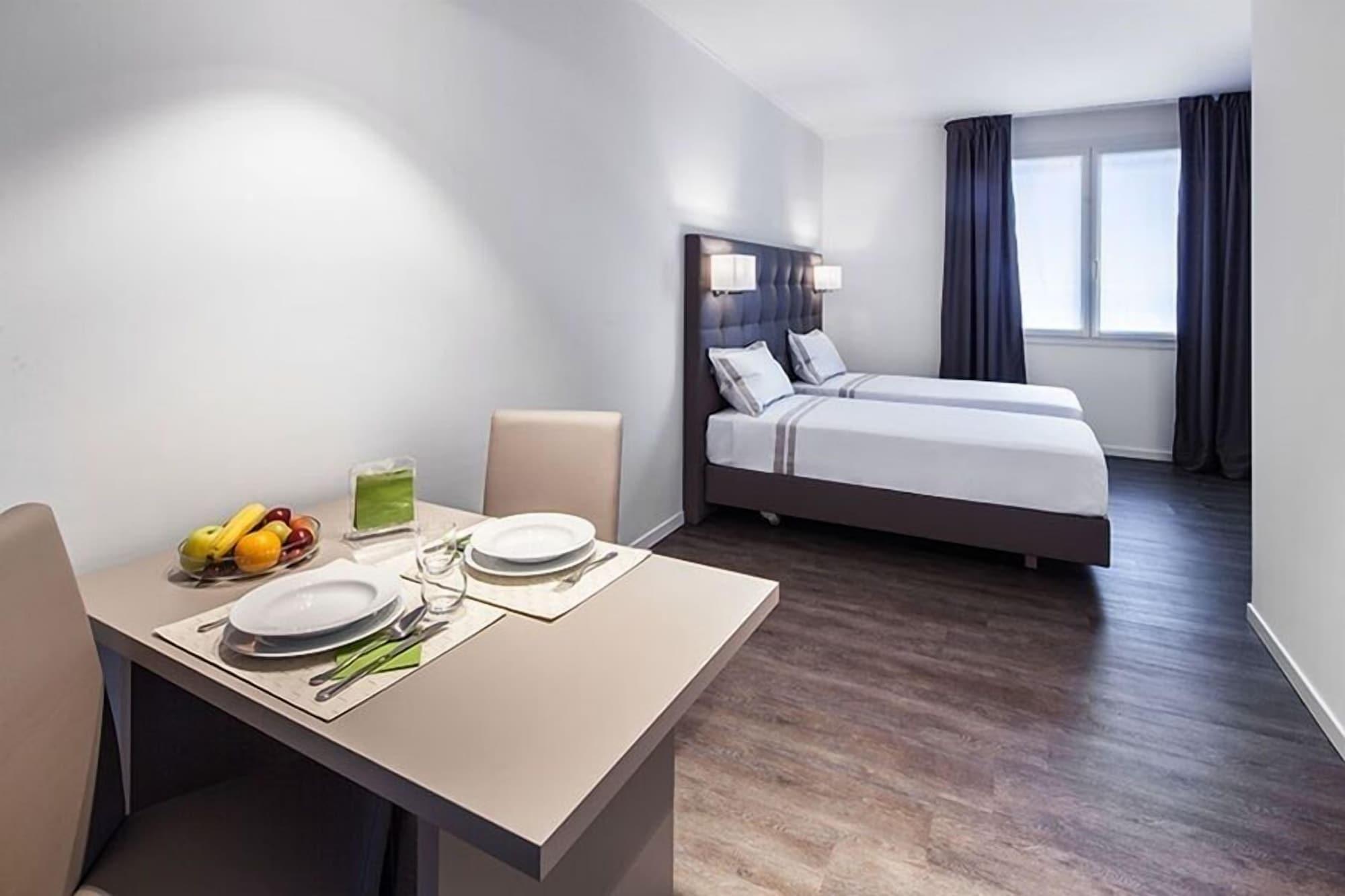 & Urban Padel Aparthotel Milan