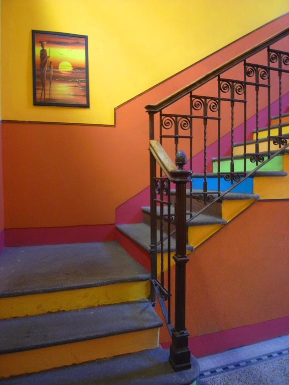 California Hostel