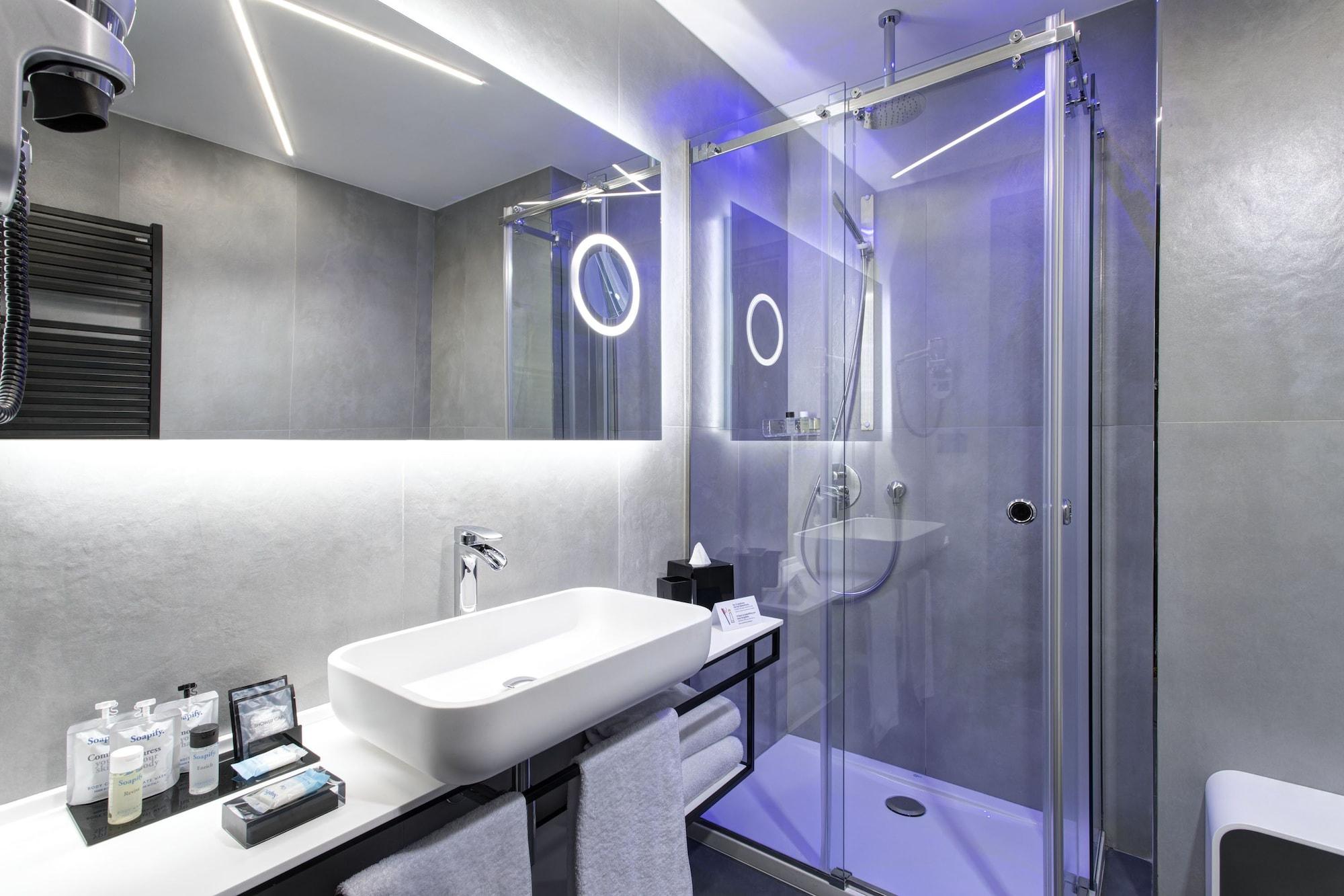Iq 4* Milan