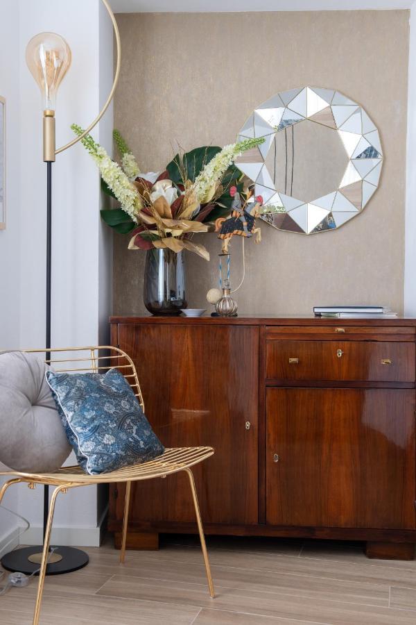 Madeleine - Arco Della Pace Apartment *