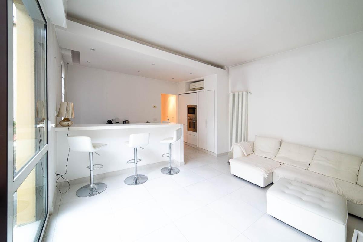 Hbhall Navigli 6b Milan
