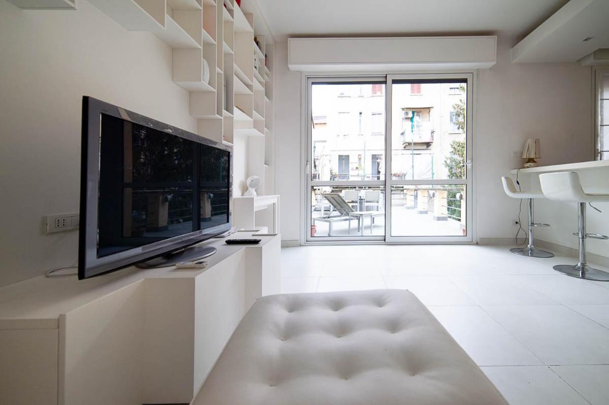 Hbhall Navigli 6b * Milan