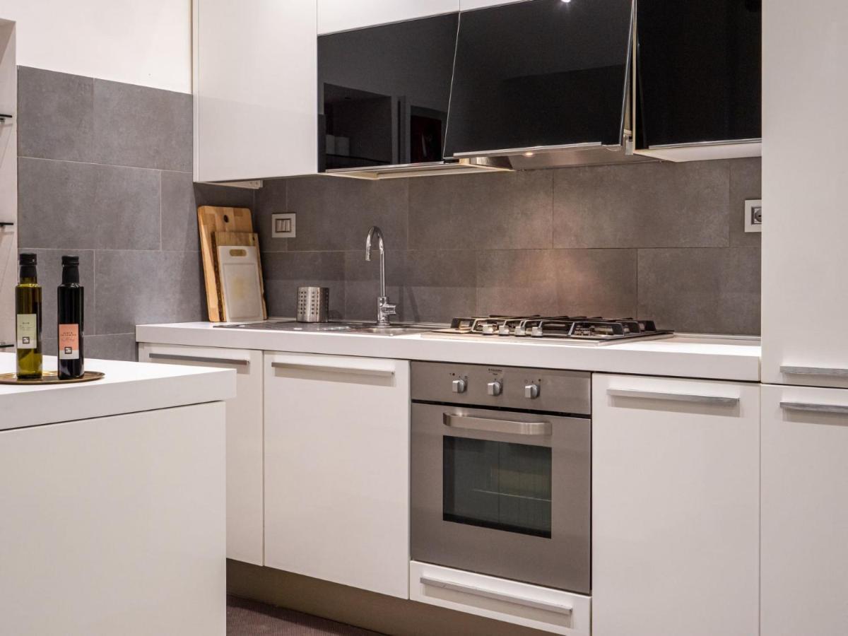 The Rent - One-bedroom In Cenisio District * Milan