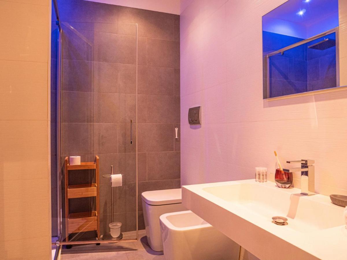 The Rent - One-bedroom In Cenisio District Apartment Milan