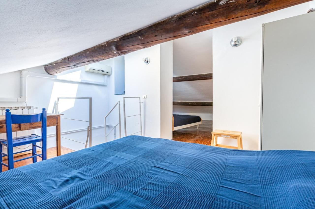 Porta Ticinese Colorful Apartment! * Milan