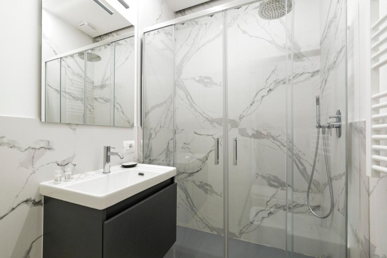 Brand New Apts Lima M1 *