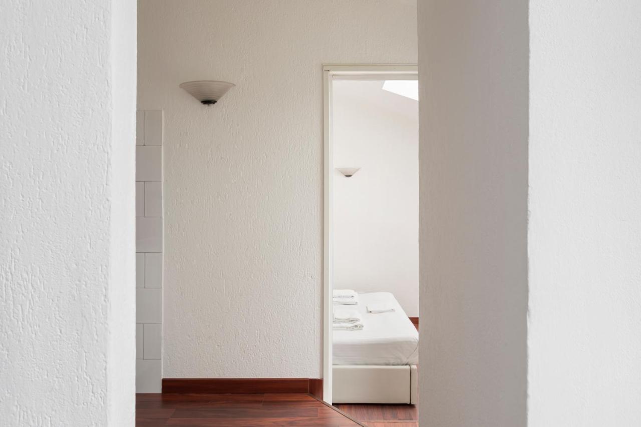 1 Bedroom & 1 Living Apt - Duomo 5 Milan