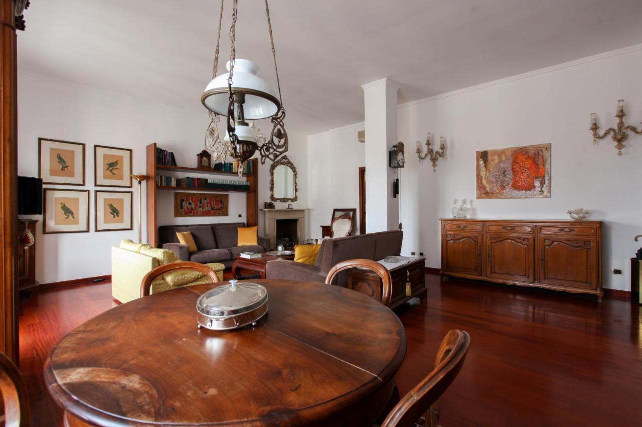 Bohemian District 2 Bdrs Apartment *