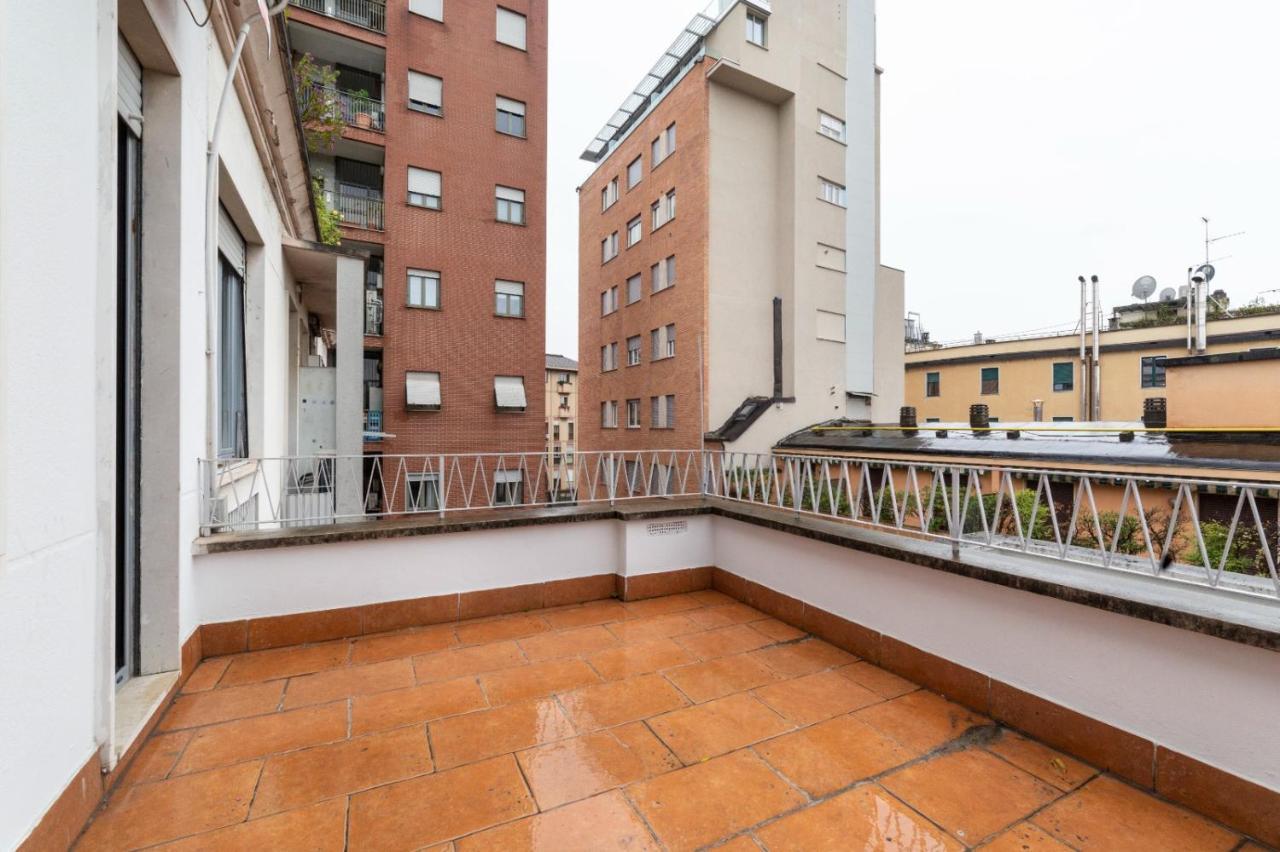 Apartamento Sant'ambrogio Bright With Terrace Milão