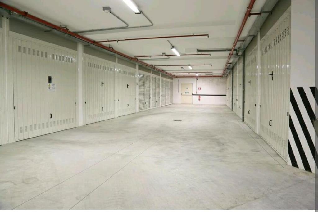 Vela Centro Con Garage Apartamento