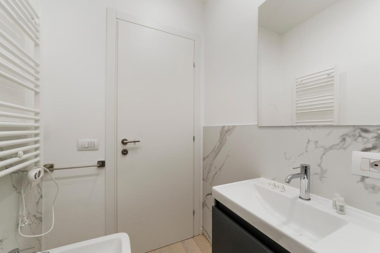 Brand New Apts Lima M1 Apartment Milan