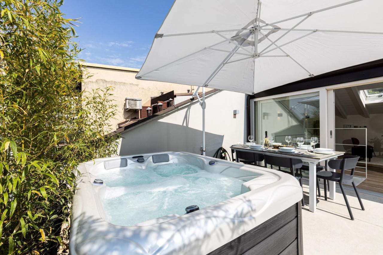 Holiday home *villa Olivo*with Private Terrace & Jacuzzi + 3bedrooms