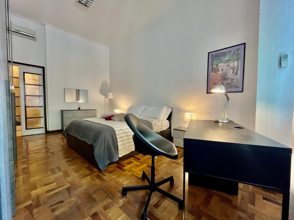Central Apartment * Milan