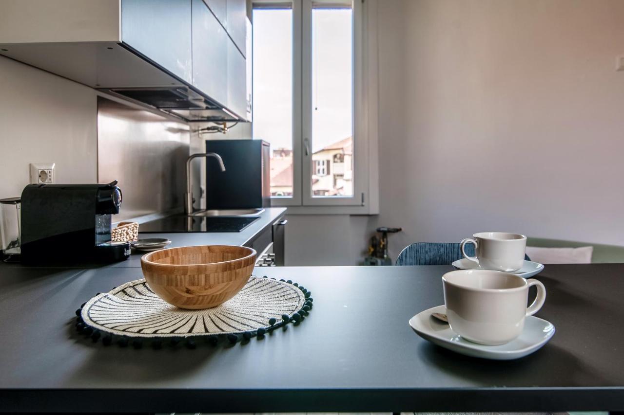 Joivy Stylish Flat, 5-minute Metro Trip To Centre Milan