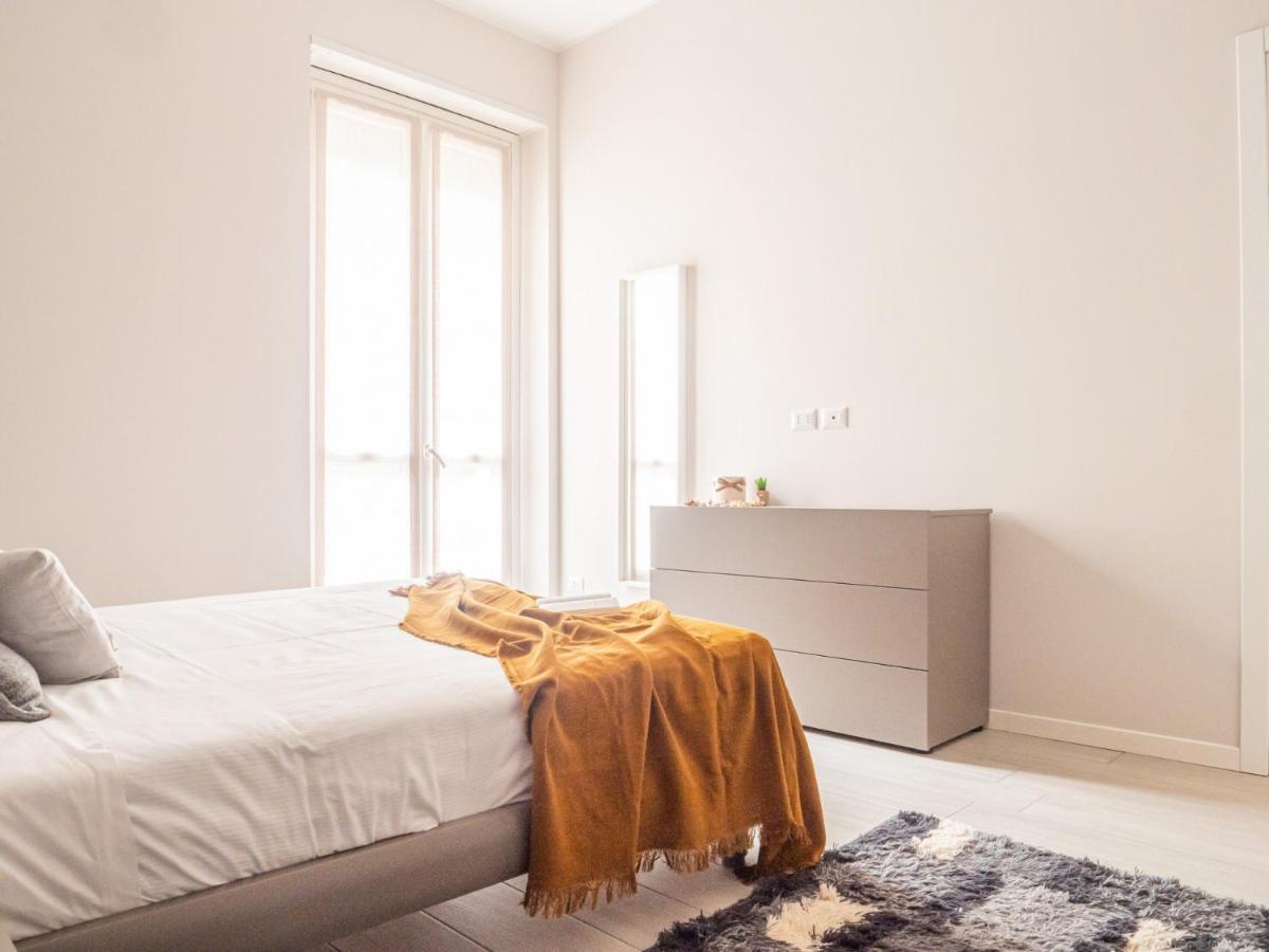 The Rent - With Balcony In Downtown