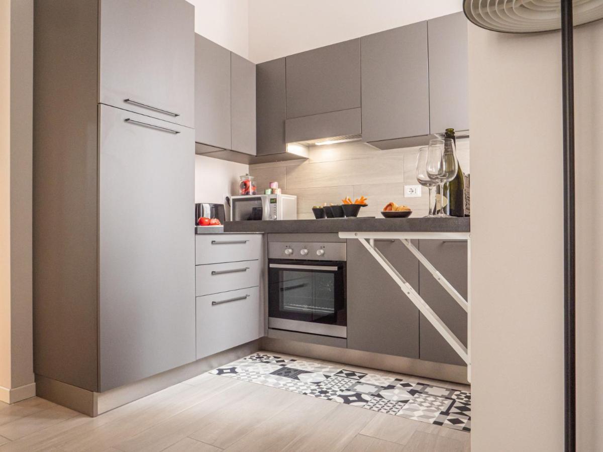 The Rent - With Balcony In Downtown * Milan