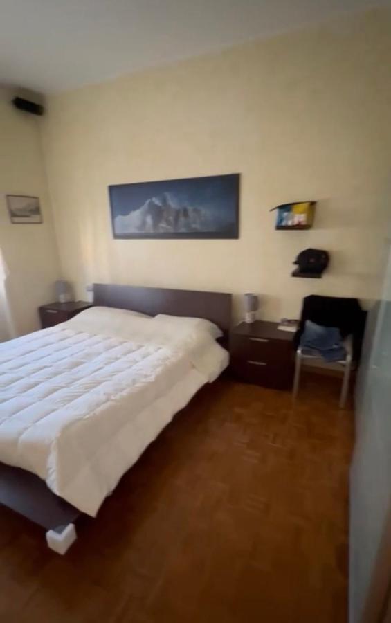 Impeccable 3 Bedroom House Up To 6 People 10 Minutes Away From Duomo Appartamento *