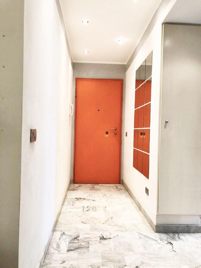 Impeccable 3 Bedroom House Up To 6 People 10 Minutes Away From Duomo Milano