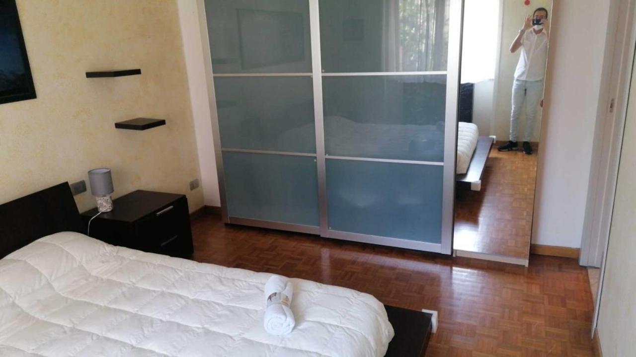 Impeccable 3 Bedroom House Up To 6 People 10 Minutes Away From Duomo Appartamento Milano