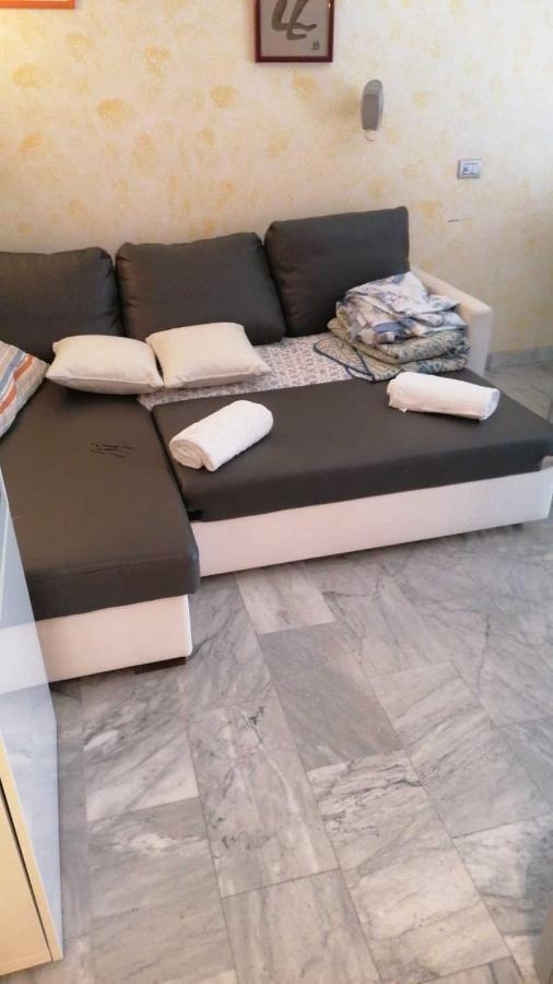 Impeccable 3 Bedroom House Up To 6 People 10 Minutes Away From Duomo Appartamento Milano