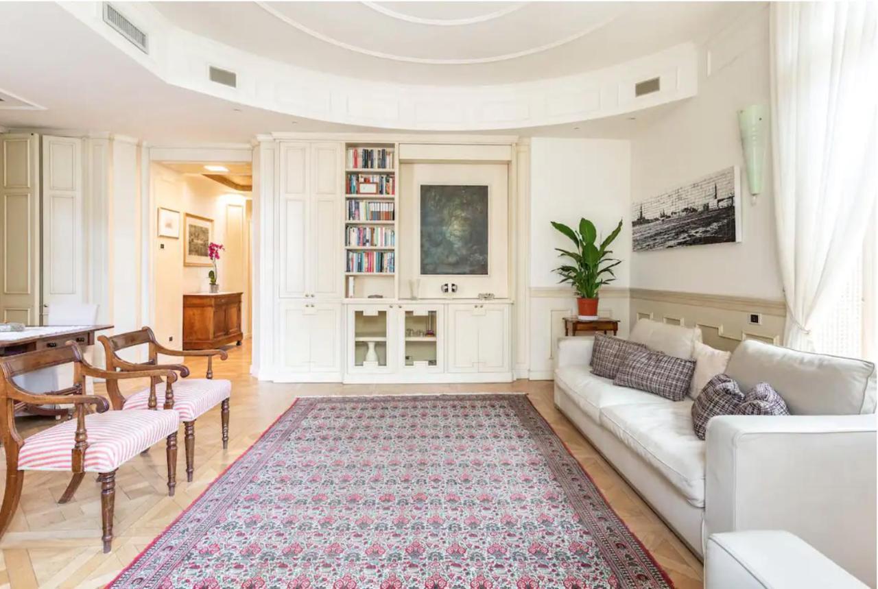 Center Luxury With Balcony Apartamento