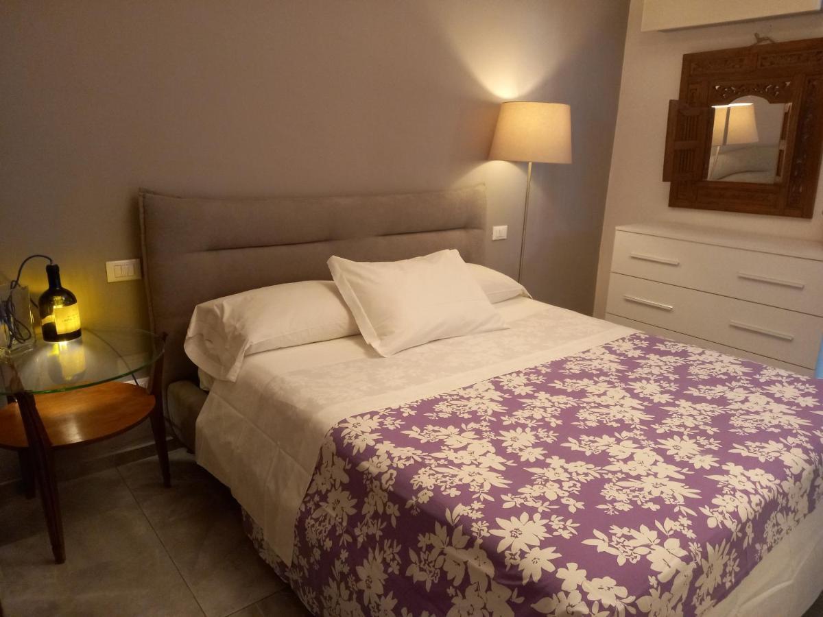 Apartment Home Suite Home - Super Attic Suite -With Free Parking - Zone Iulm & Naba & Navigli - Metro Subway Romolo Milan
